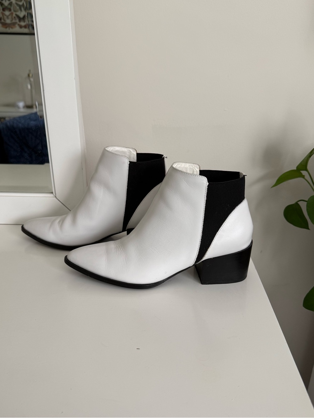 Chinese Laundry White Faux Leather Ankle
Boot